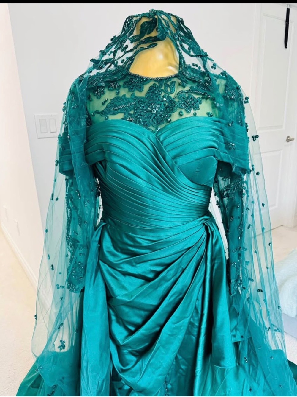 Zuhair Murad Emerald Green Beaded Long-Sleeve Gown